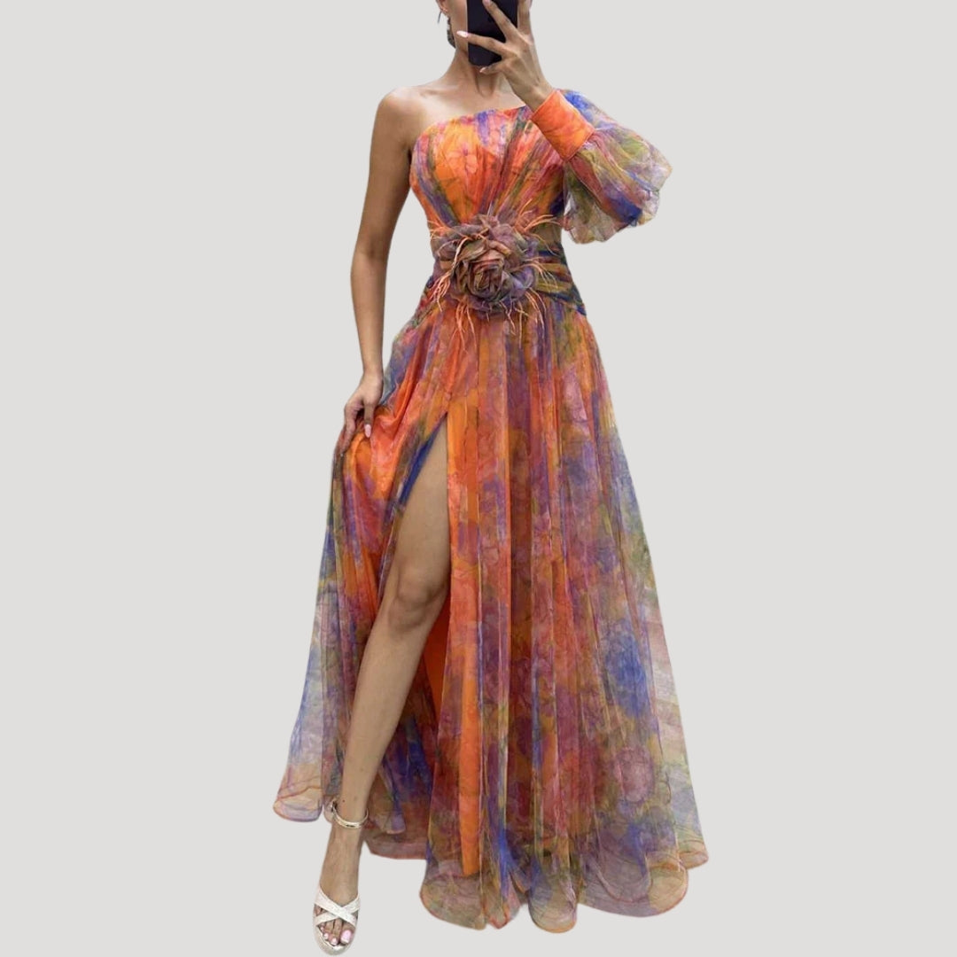 Ein Schulter -Maxikleid - Blumendesign - eleganter Hochzeitsgast -Look 1